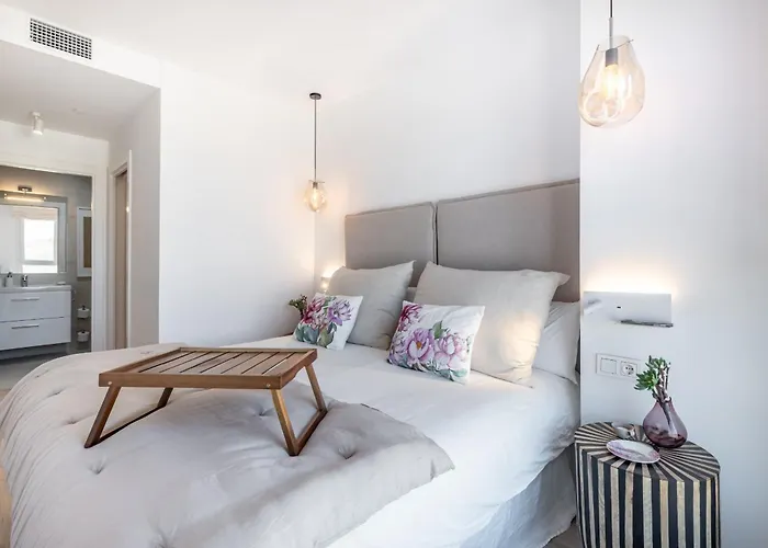 Malaga Skyline 8 Pool & Parking Free